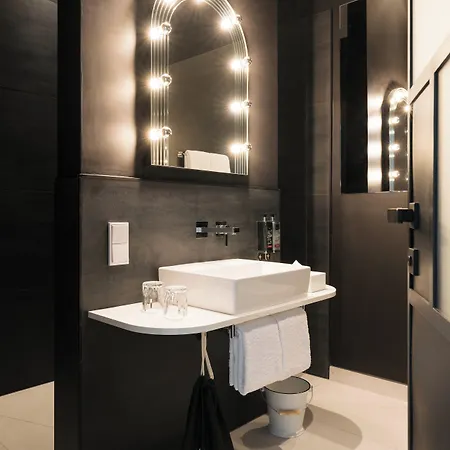 Отель Ruby Bea Флоренция